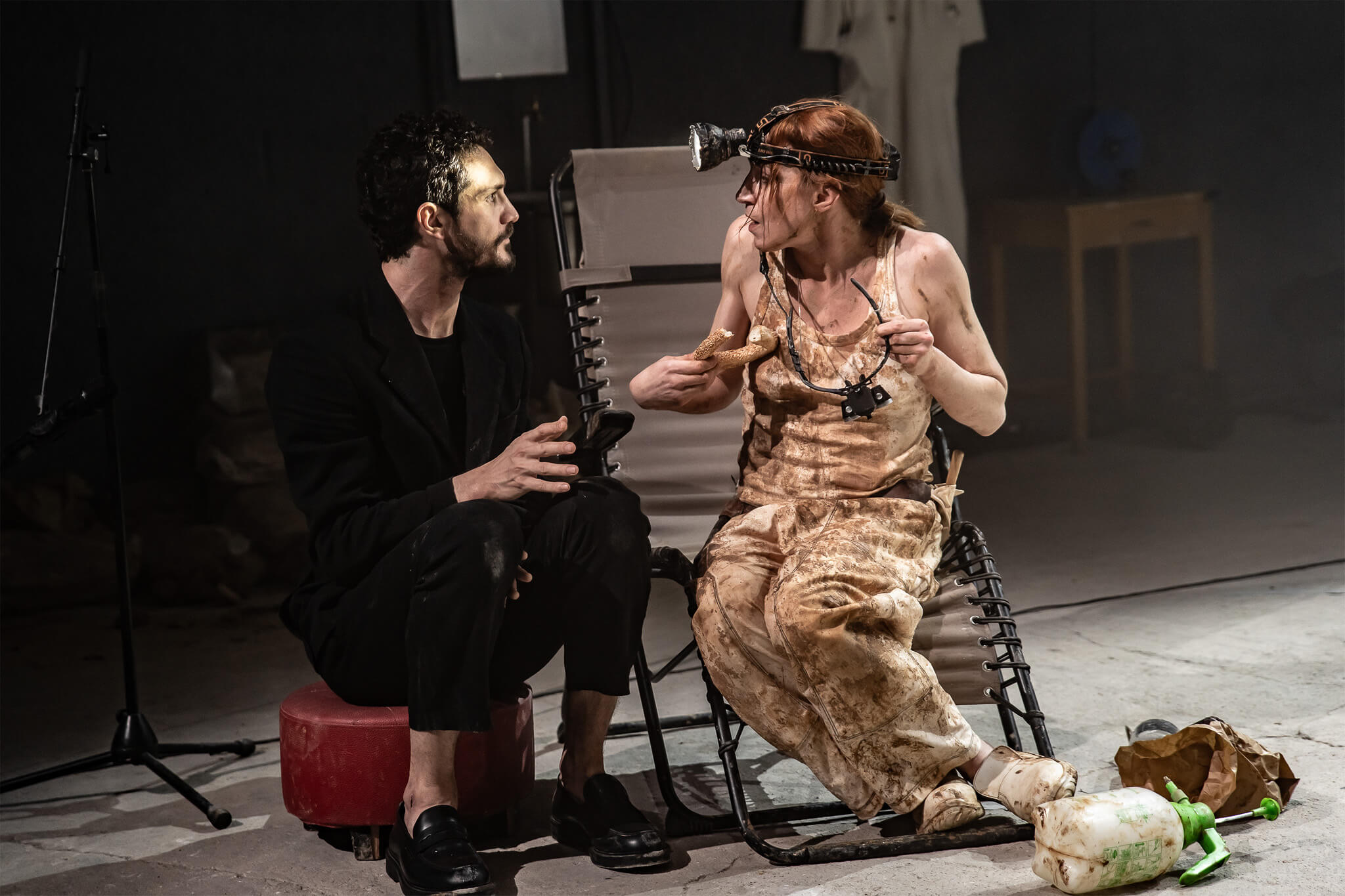ΠΕΙΡΑΙΩΣ 260 «Φθινόπωρο – ΑΠΟΗΧΟΙ» Στεφανία Γουλιώτη Το φονικό της Ιζαμπέλας Μόλναρ Βασισμένο στο διήγημα του Δημήτρη Χατζή 1 έως 5 Οκτωβρίου 2026 Πειραιώς 260, Χώρος Η