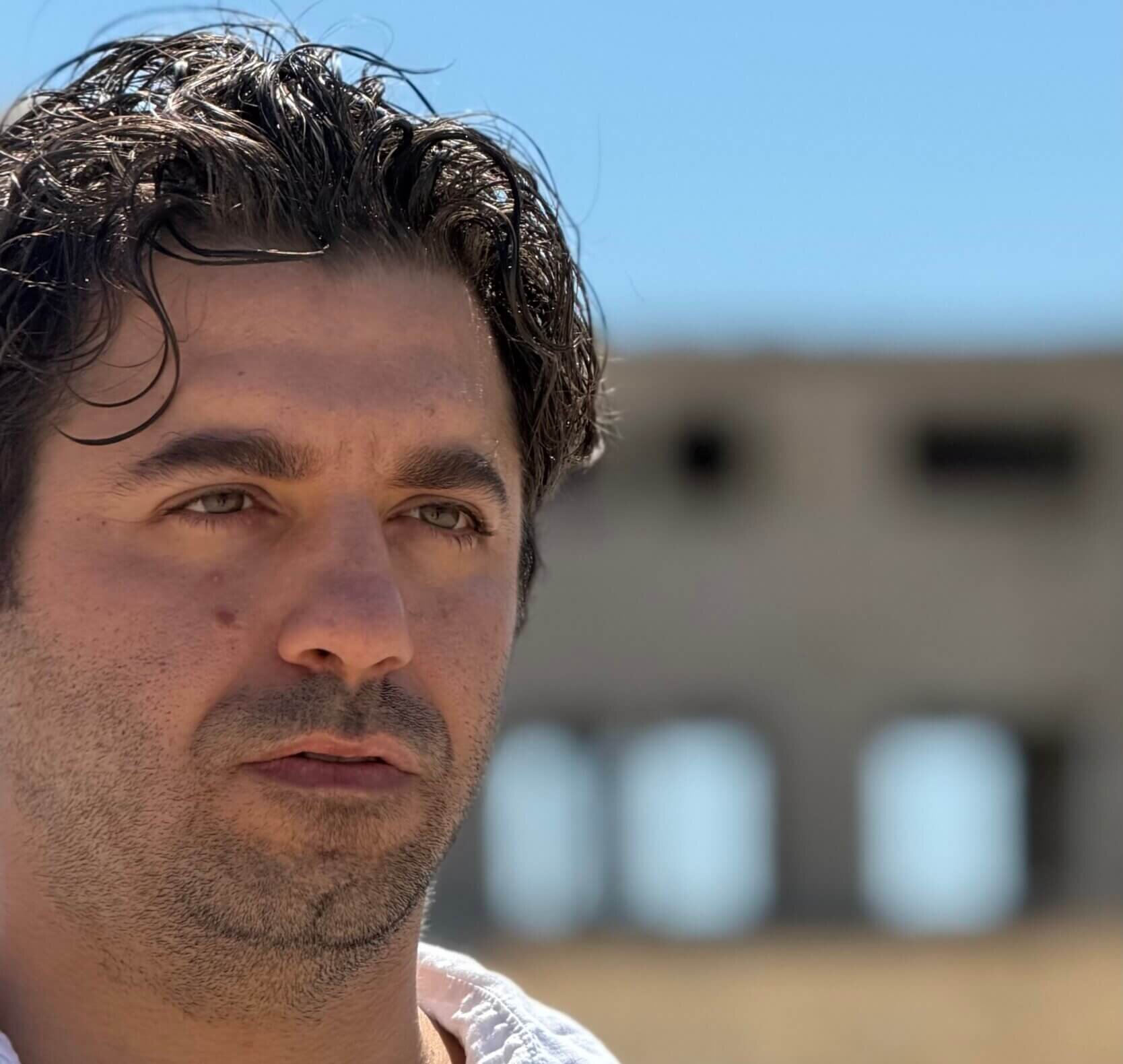 Συνέντευξη: Βασίλης Τριανταφύλλου Η «Ανάστασις» του Λέοντος Τολστόι Επιμέλεια συνέντευξης: Τασιάνα Τσιάκου