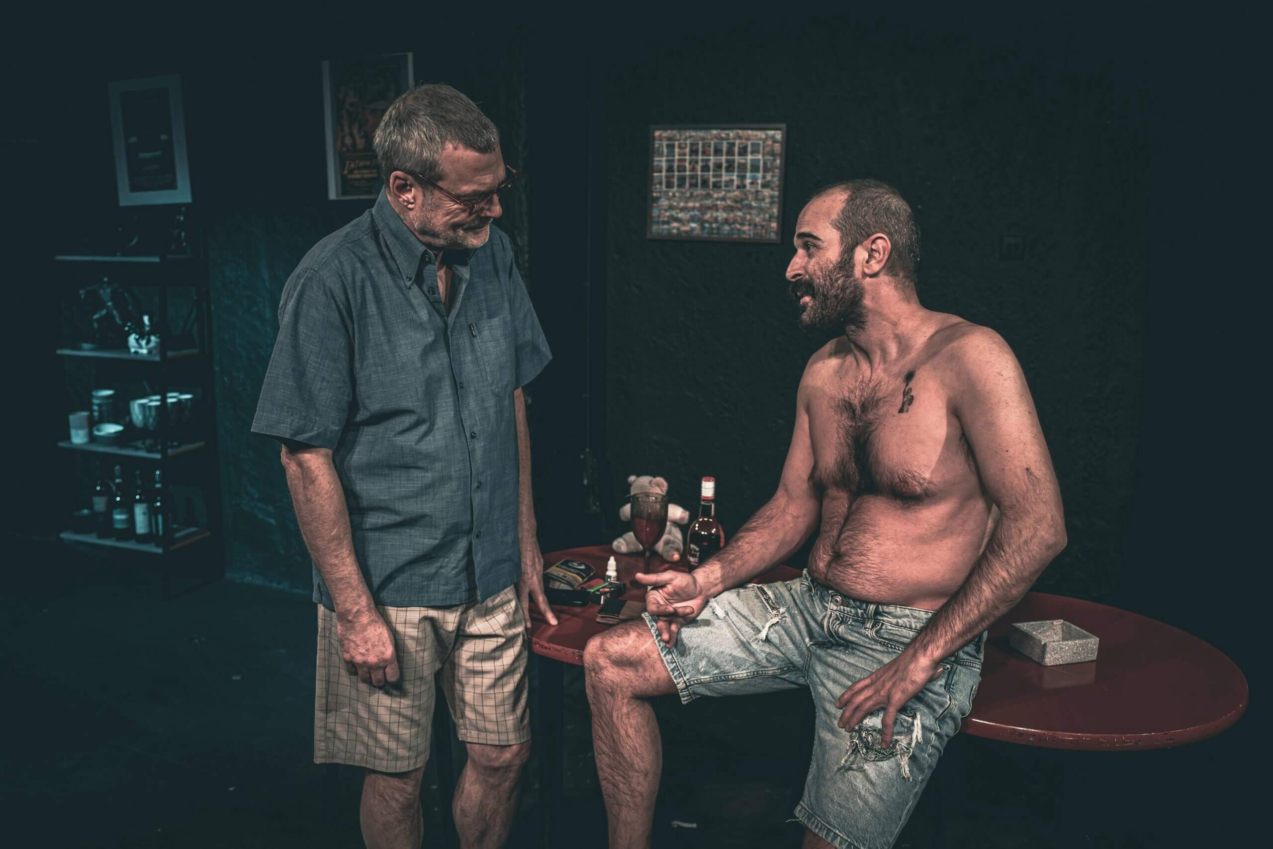 Οι Λέξεις των Άλλων του Μάνου Θηραίου Σκηνοθεσία: Θοδωρής Βουρνάς από 12 Οκτωβρίου Θέατρο Άβατον